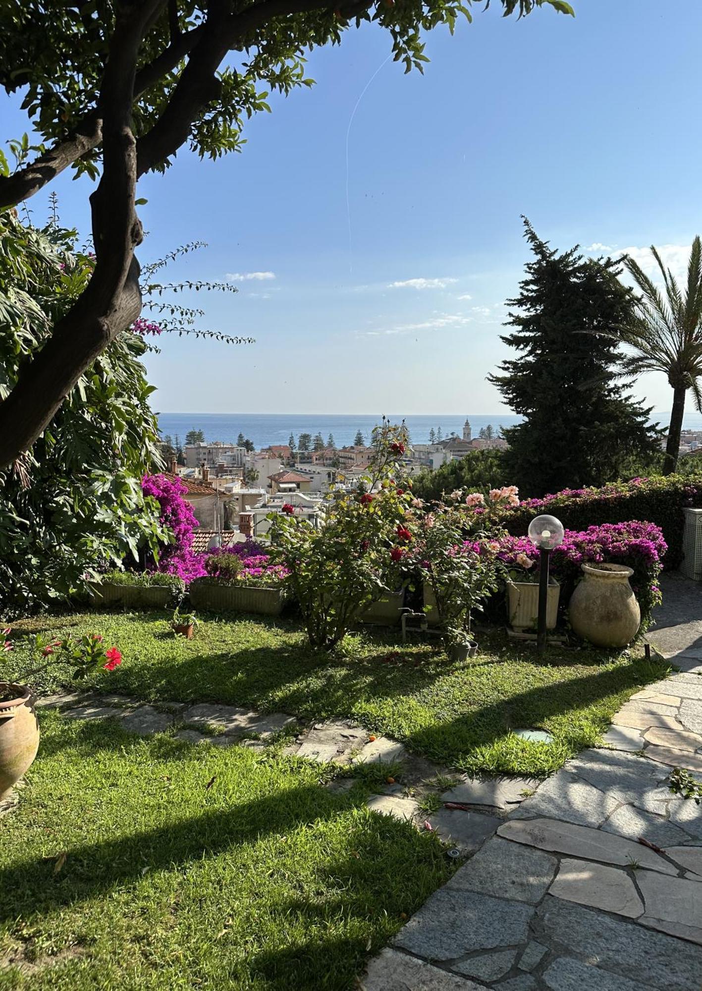Le Rose Di Emma Villa Bordighera Exterior photo
